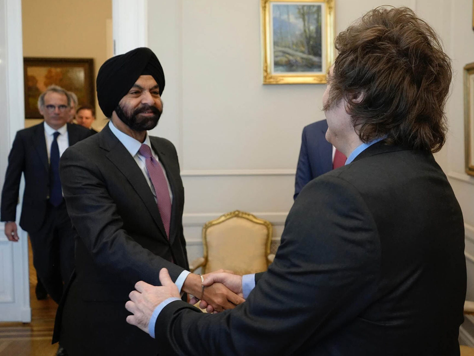 World Bank President Ajay Banga and Milei celebrating the close the partnership between the Bank and Argentina. Source: MercoPress